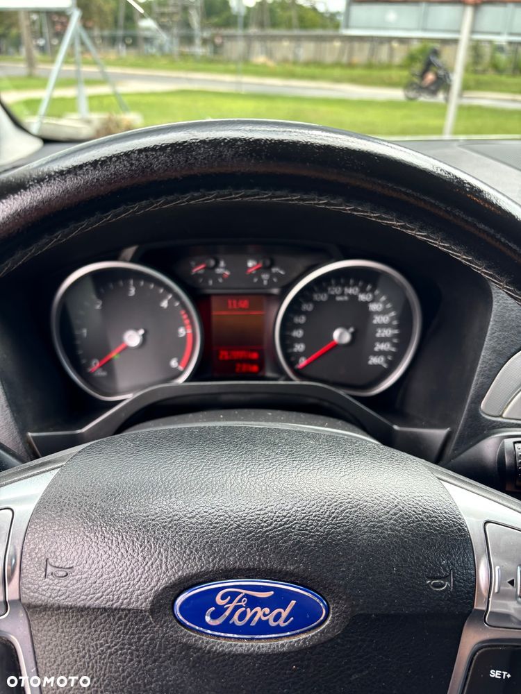 Ford Galaxy 2.0 TDCi Ghia - 17