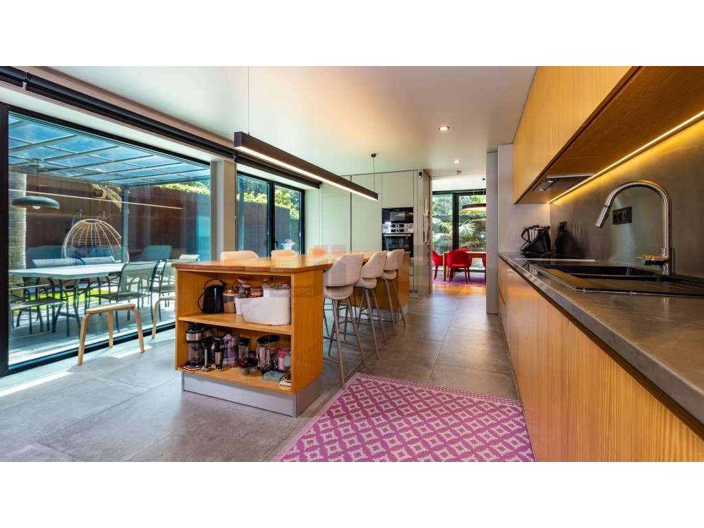 Moradia Luxury em Zona Privilegiada de Ponta Delgada, Ilha de São M... - Grande imagem: 3/38