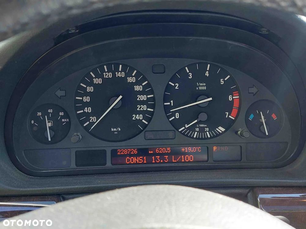 BMW Seria 7 735i L - 9