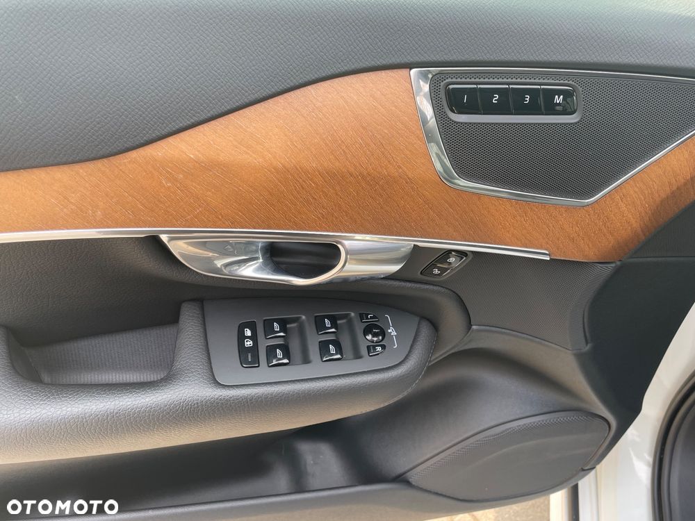 Volvo XC 90 T6 AWD Momentum - 24