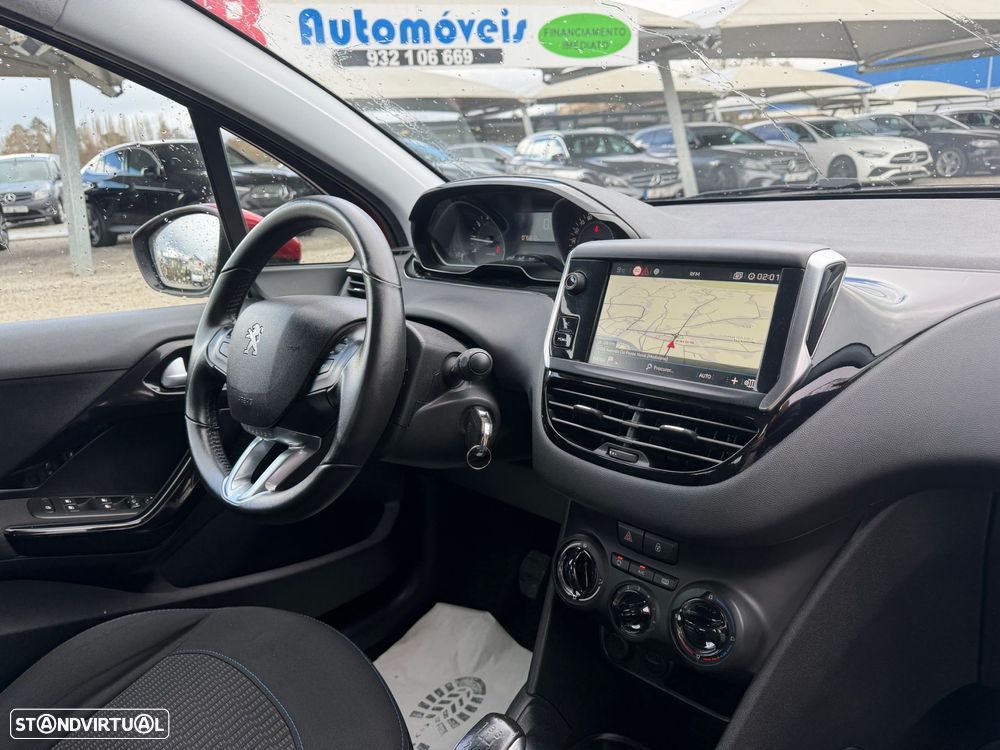 Peugeot 208 1.2 PureTech Signature - 10