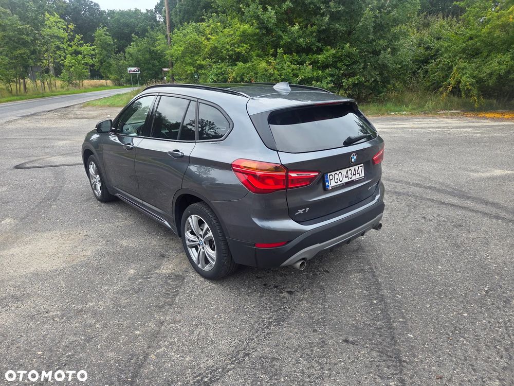 BMW X1 sDrive20i GPF Sport Line - 4