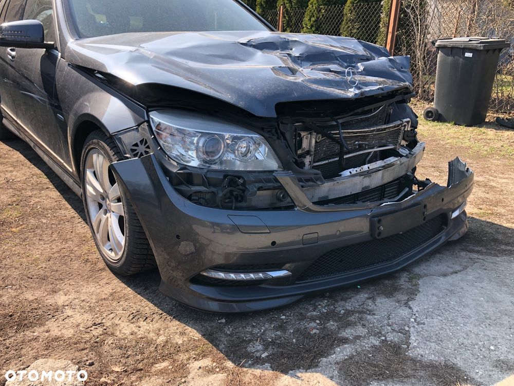 Mercedes-Benz Klasa C 250 (BlueTEC) d T 7G-TRONIC AMG Line - 3