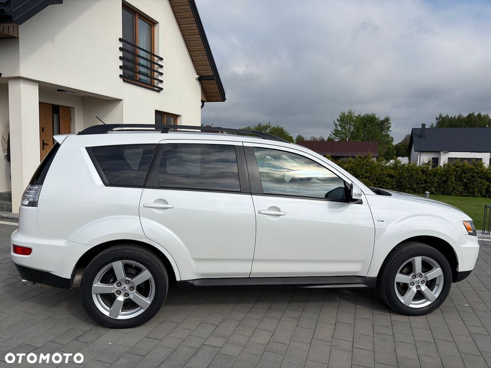 Mitsubishi Outlander 3.0 V6 XLS - 9