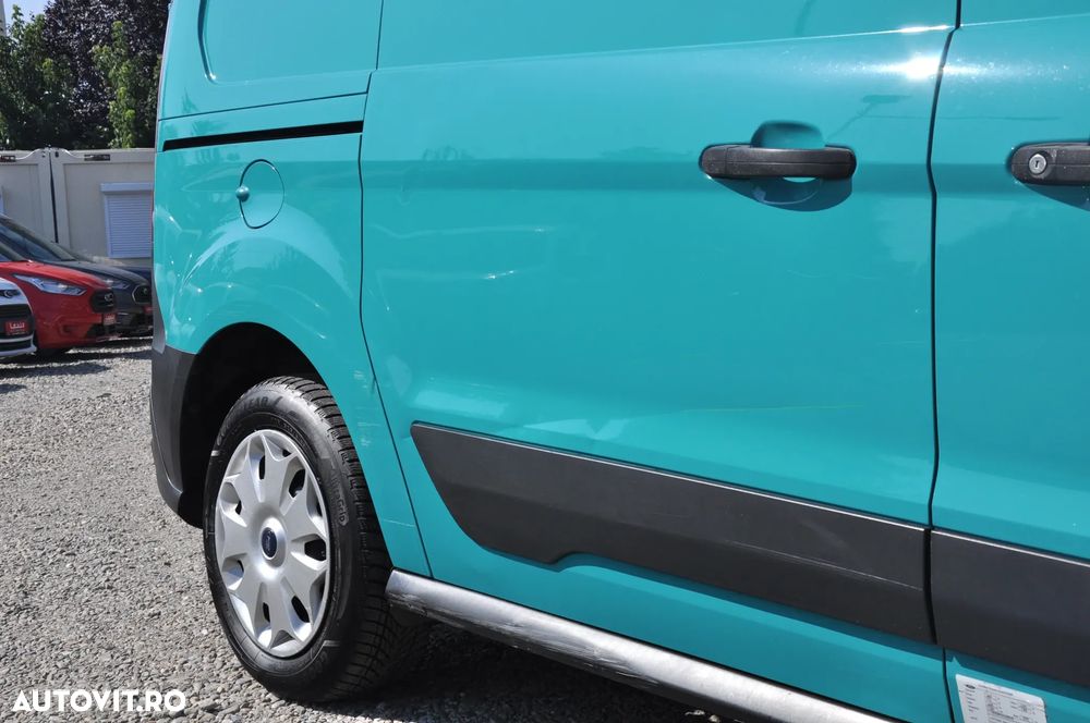 Ford Transit Connect L2H1 Van - 26