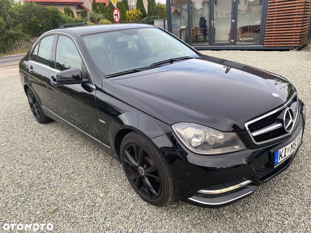 Mercedes-Benz Klasa C 180 CGI Automatik BlueEFFICIENCY Avantgarde - 37