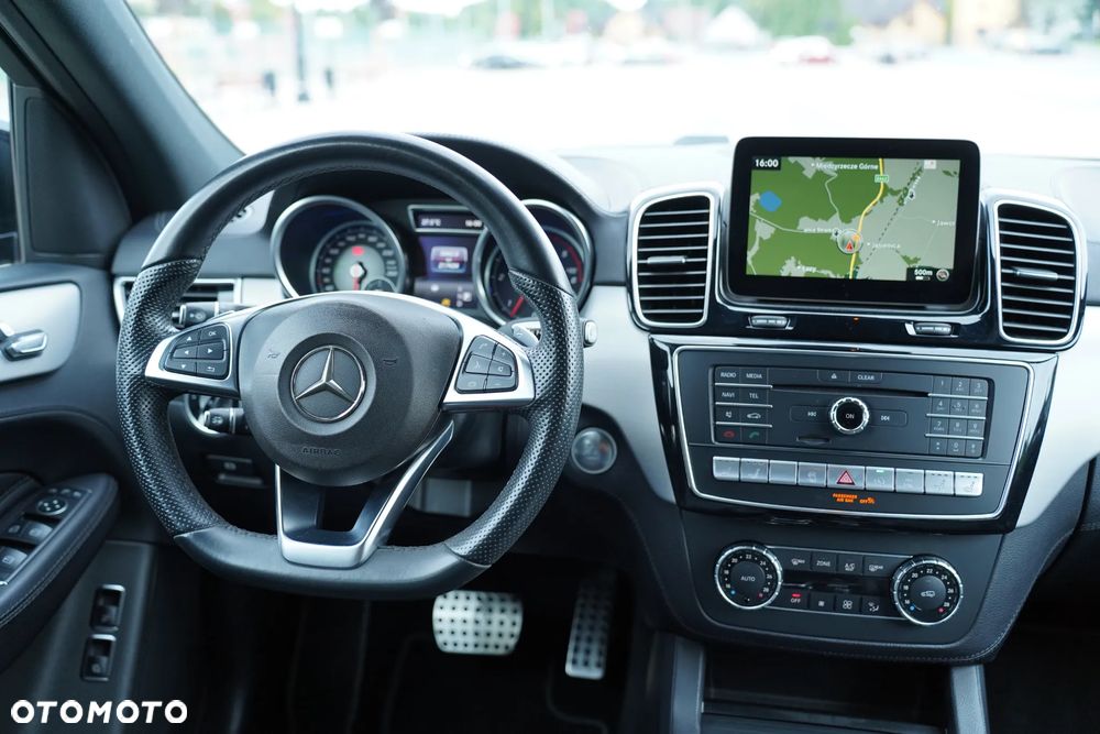 Mercedes-Benz GLE 350 d 4Matic 9G-TRONIC AMG Line - 25