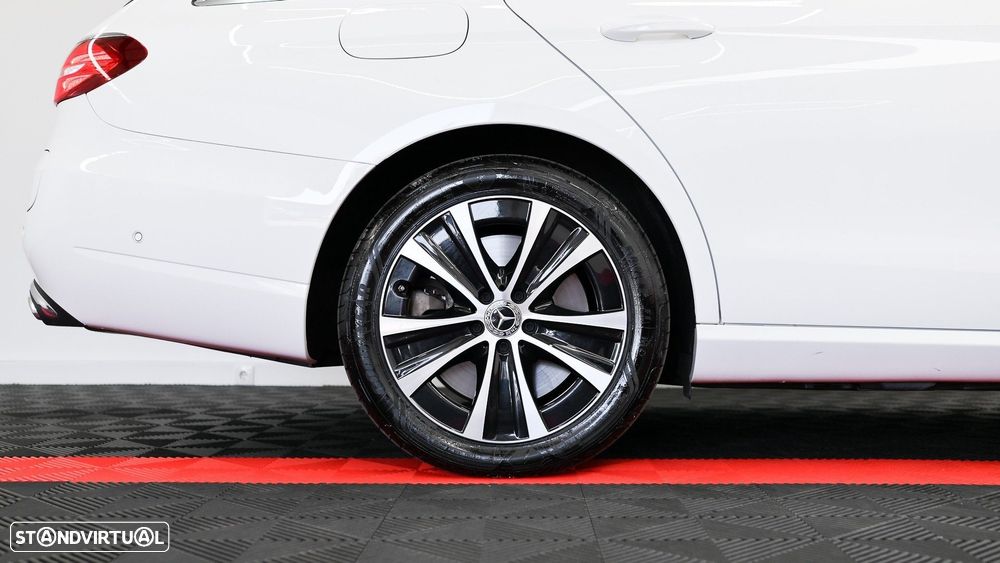 Mercedes-Benz E 300 de 4Matic T 9G-TRONIC Avantgarde - 19