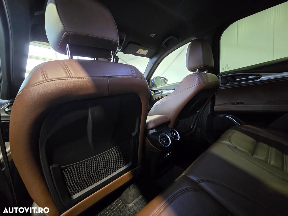 Alfa Romeo Stelvio 2.0 Turbo AWD AT8 Super - 32