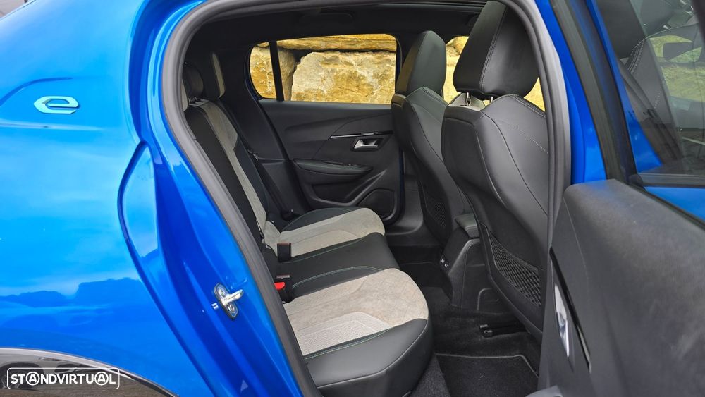 Peugeot e-208 GT - 55