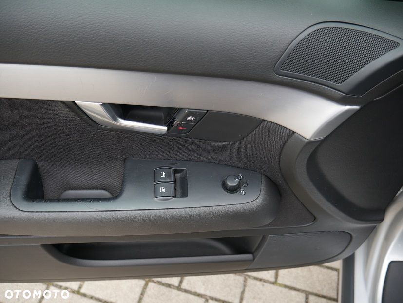 Audi A4 Limousine - 17