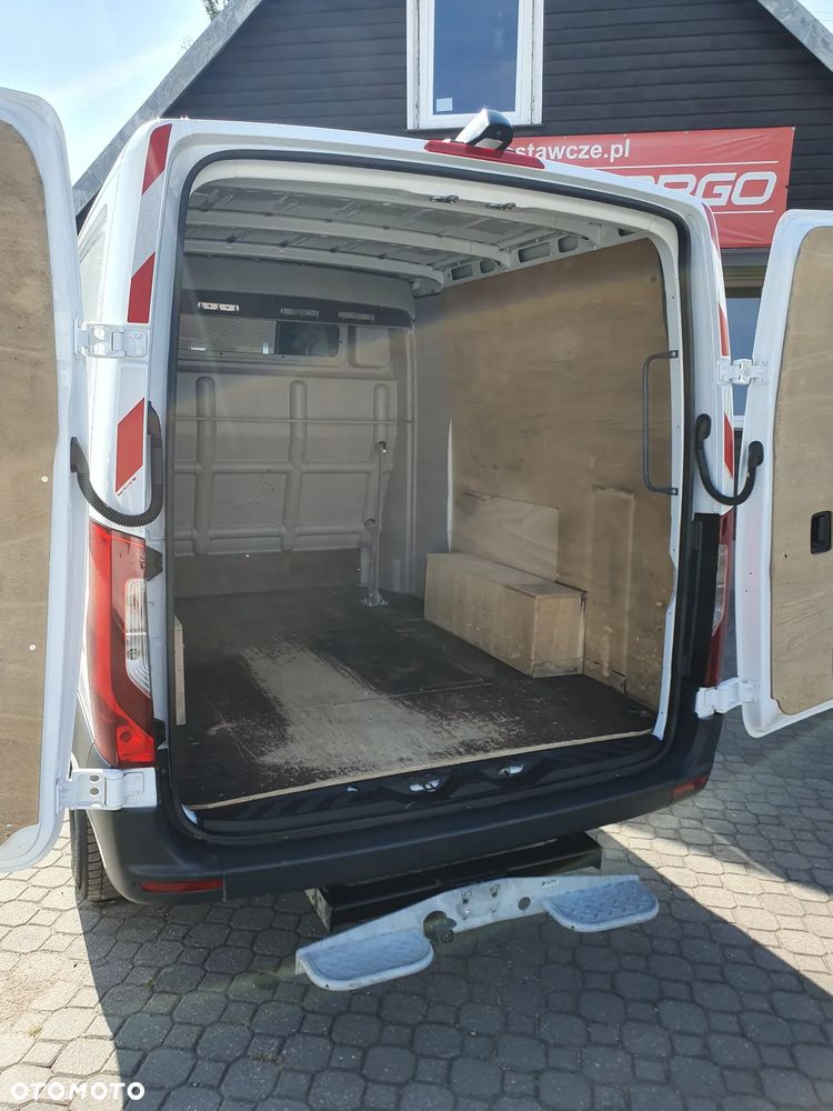 Mercedes-Benz Sprinter - 8