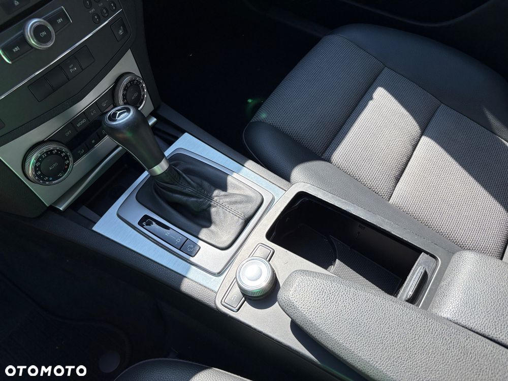 Mercedes-Benz Klasa C 180 Kompressor Automatik BlueEFFICIENCY Avantgarde - 22