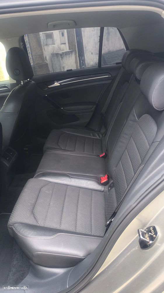 VW Golf 1.6 TDi DPF Highline - 6