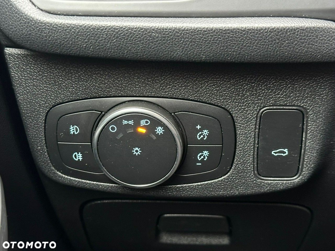 Ford Focus 2.0 EcoBlue Active X - 19