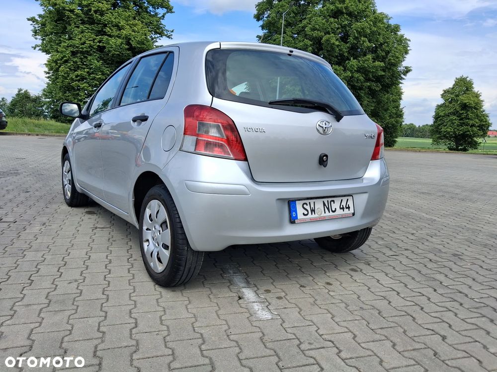 Toyota Yaris 1.0 VVT-i - 6