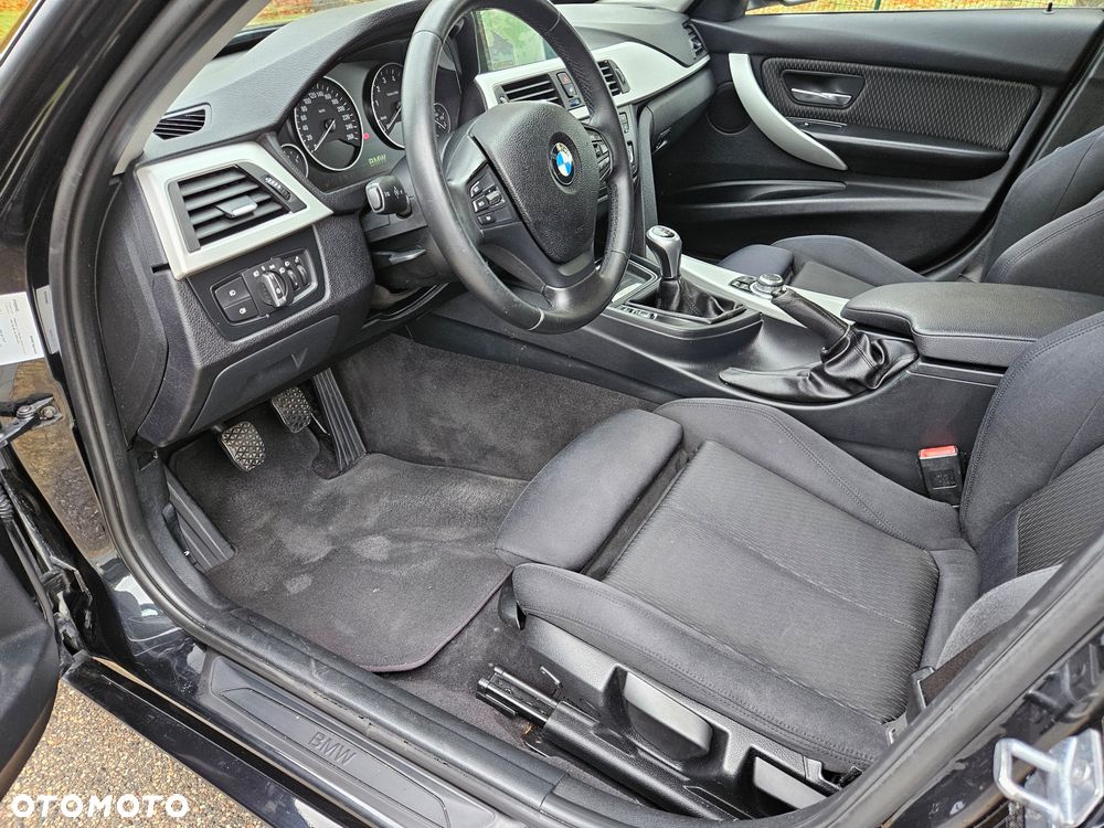 BMW Seria 3 - 24