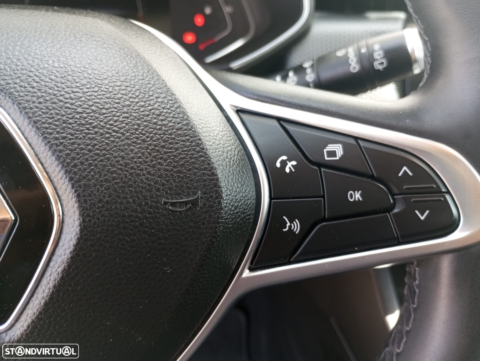 Renault Clio 1.6 E-Tech Edition One - 22