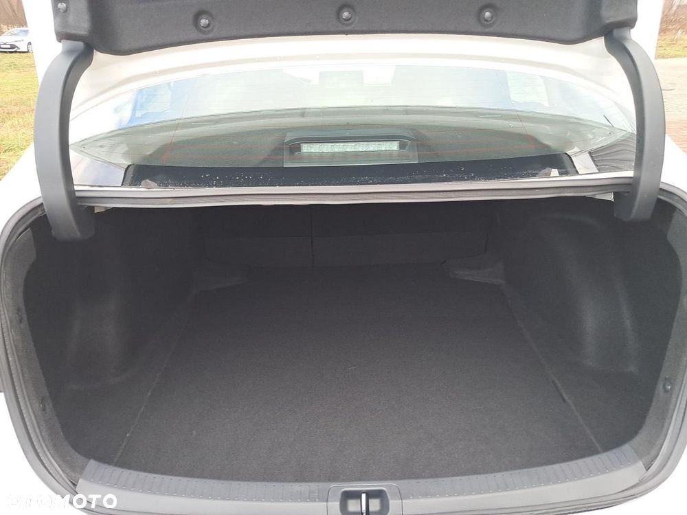 Toyota Corolla 1.8 Hybrid Comfort - 13