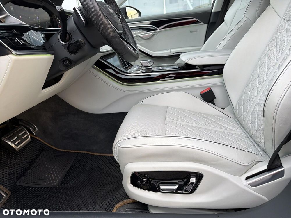 Audi A8 - 12