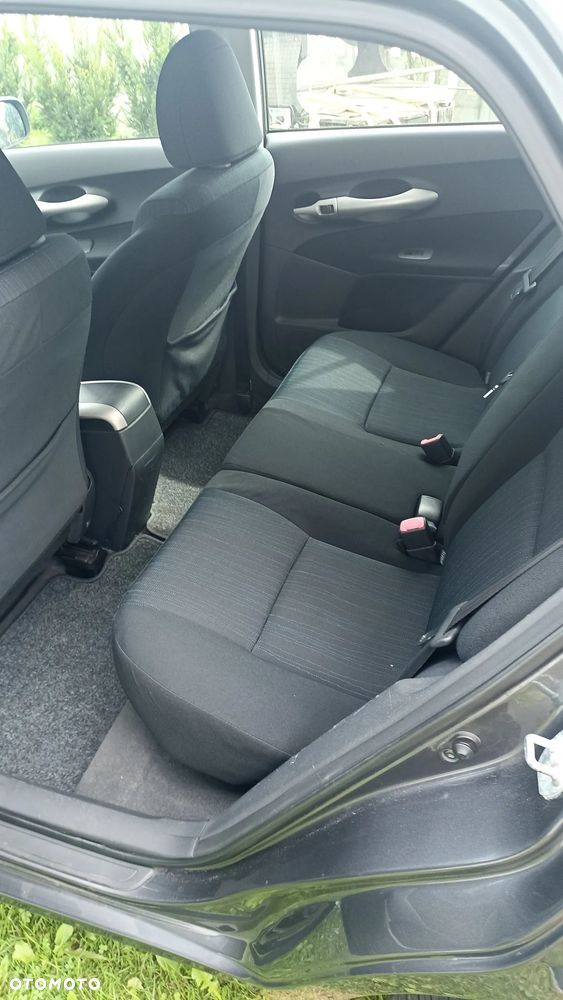Toyota Auris 1.4 D-4D - 10