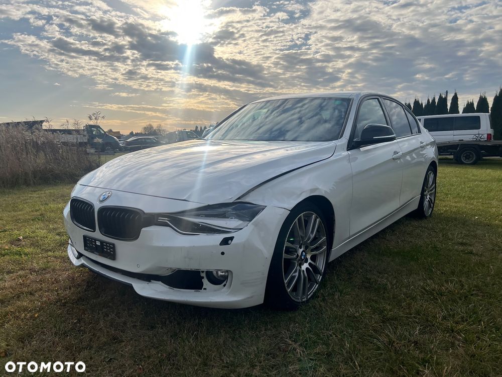 BMW Seria 3 320i Sport Line - 12