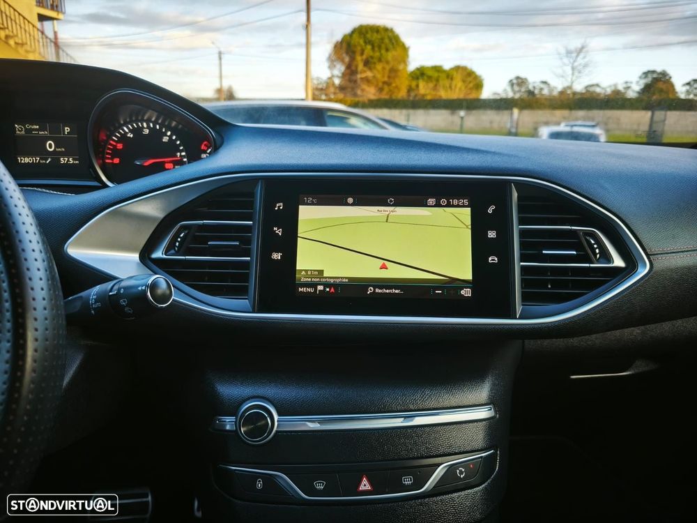 Peugeot 308 1.5 BlueHDi Allure EAT8 - 12