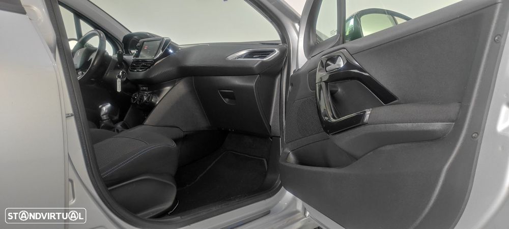 Peugeot 208 1.2 PureTech Style - 21