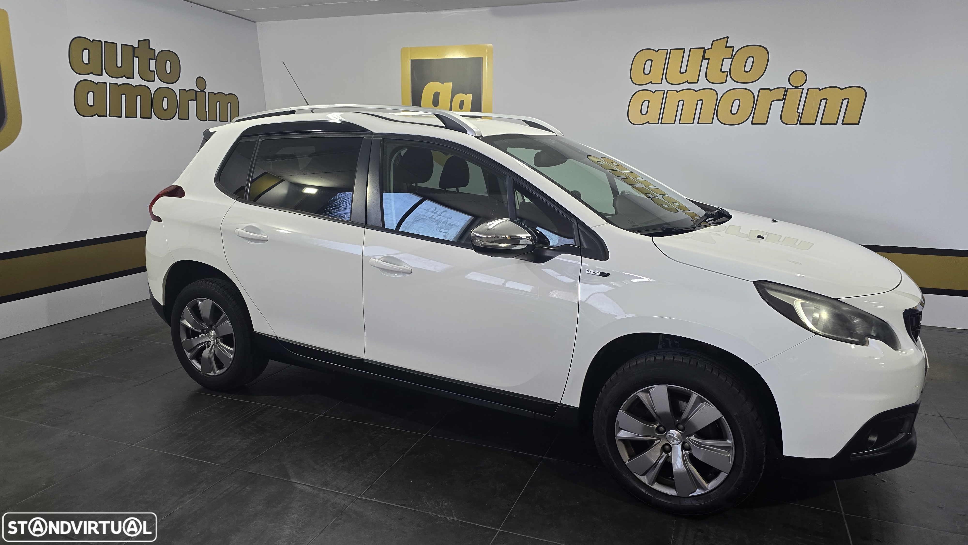 Peugeot 2008 1.2 PureTech Style - 3