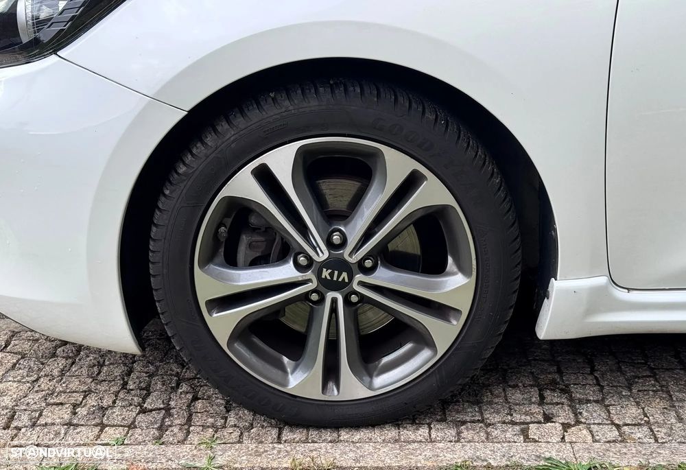 Kia Ceed 1.6 CRDi 136 ISG GT Line - 17