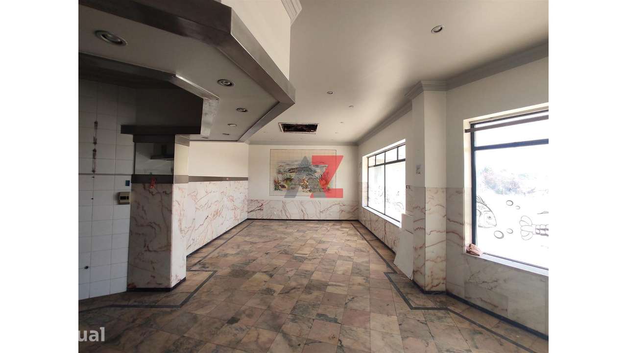 VENDE-SE LOJA 170 M2 EM AZOIA - Grande imagem: 3/22