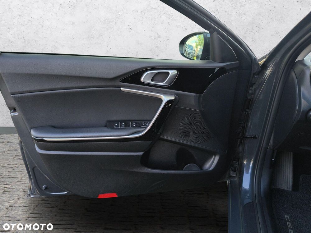 Kia Ceed - 12