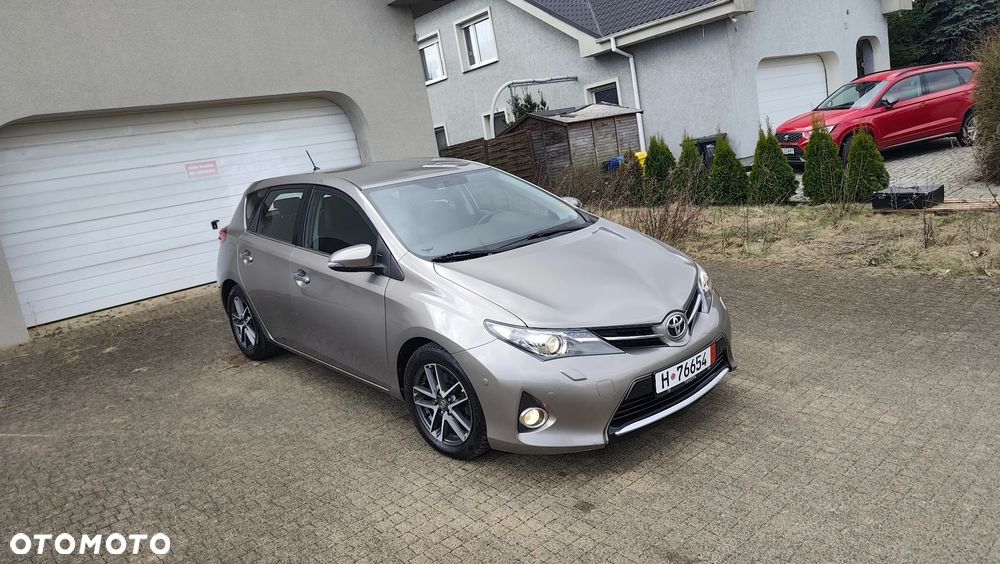 Toyota Auris 2.0 D-4D Luna - 39