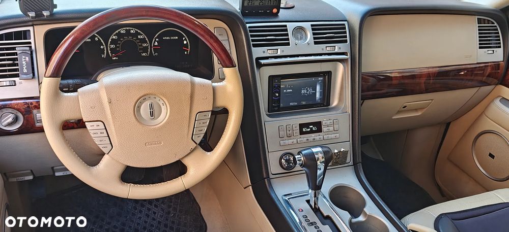 Lincoln Navigator 5.4 4WD - 29