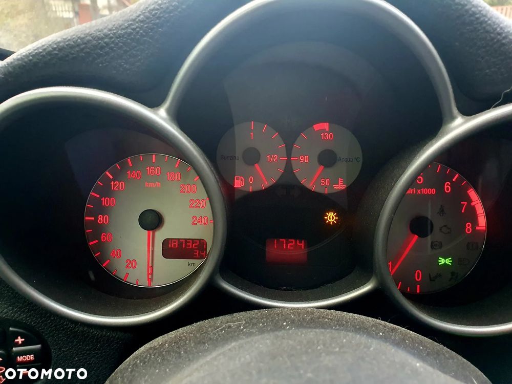 Alfa Romeo 147 - 16