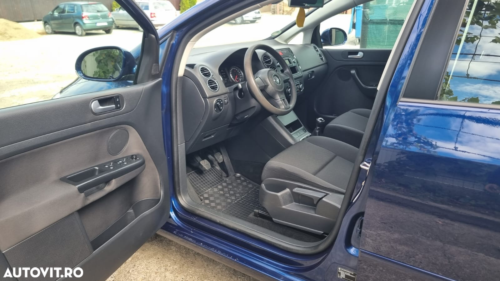 Volkswagen Golf Plus 1.6 TDI DPF Comfortline - 12