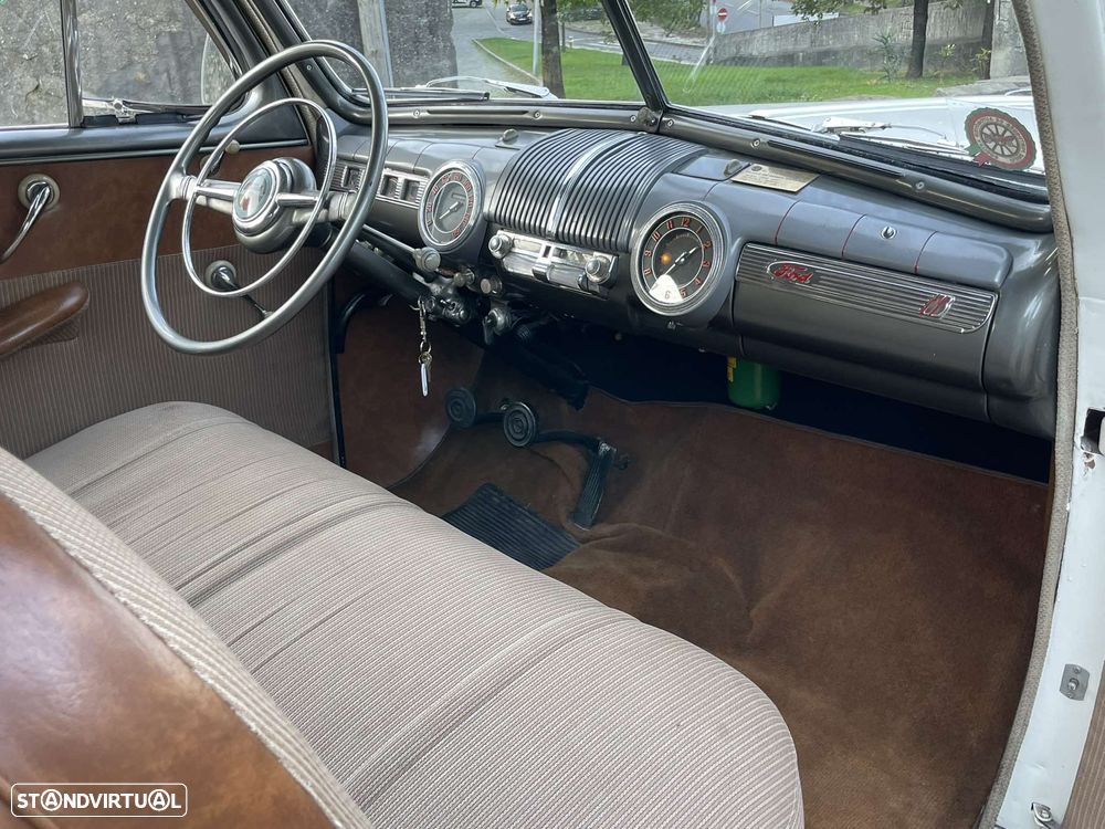 Ford Super De Luxe - 24