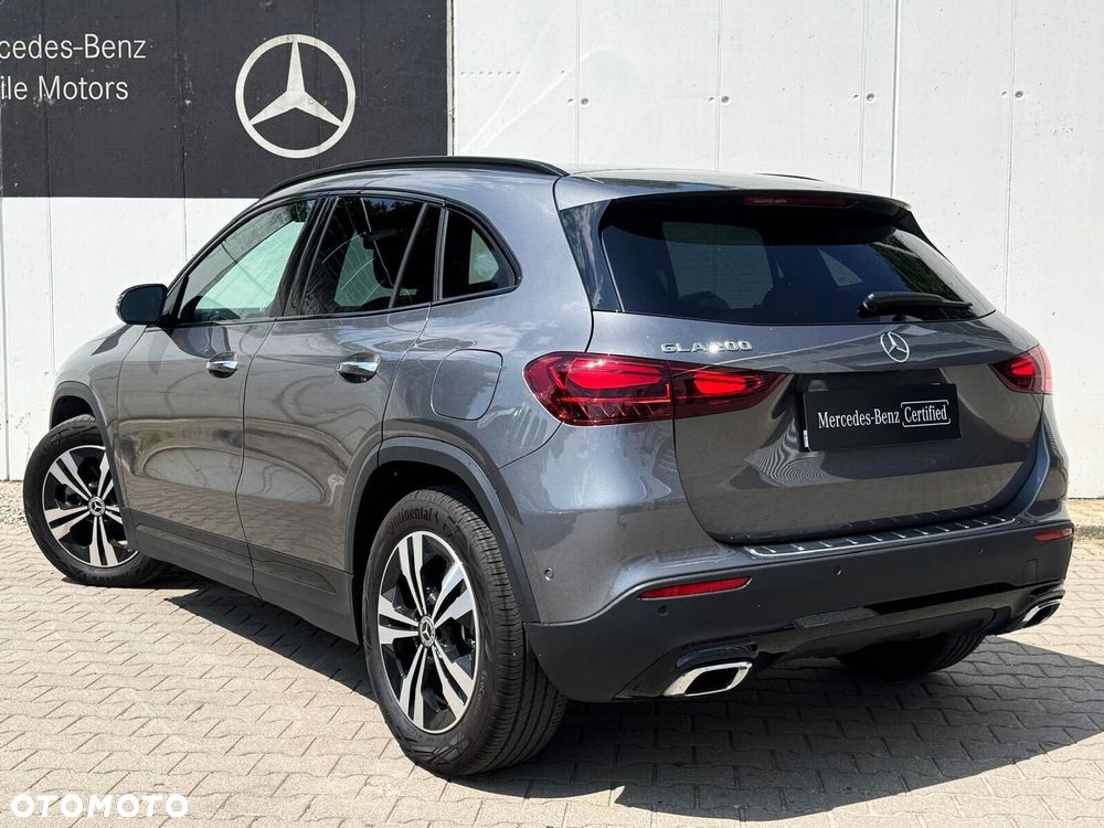 Mercedes-Benz GLA 200 Business Edition - 13