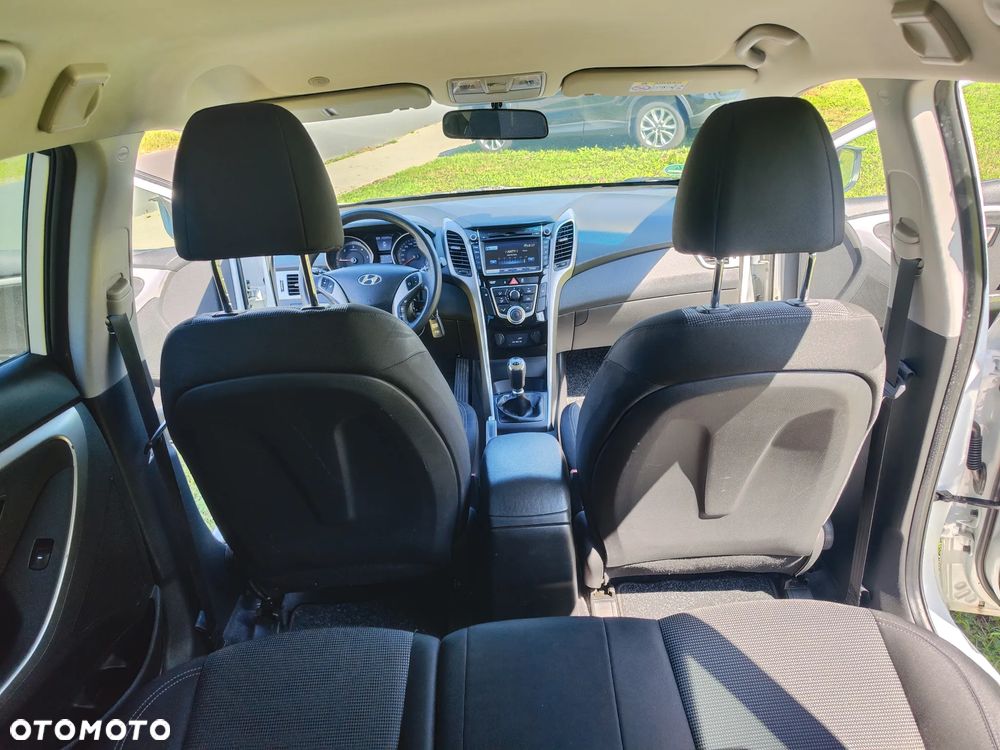 Hyundai i30 1.6 CRDi Fifa World Cup Edition - 11