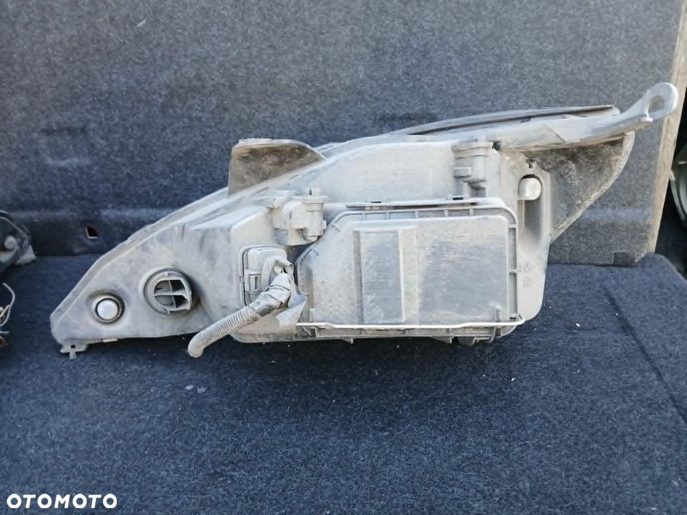 Ford Focus Mk1 lampa przednia lewa, prawa - 4