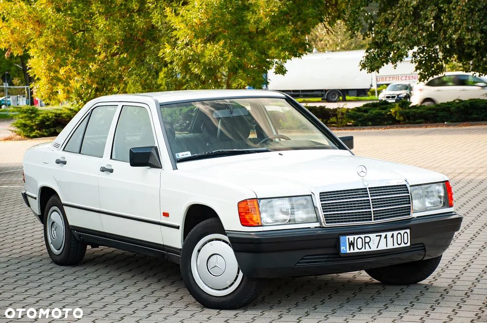 Mercedes-Benz W201 (190) - 5