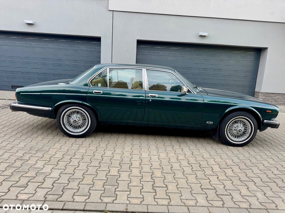 Jaguar XJ - 15