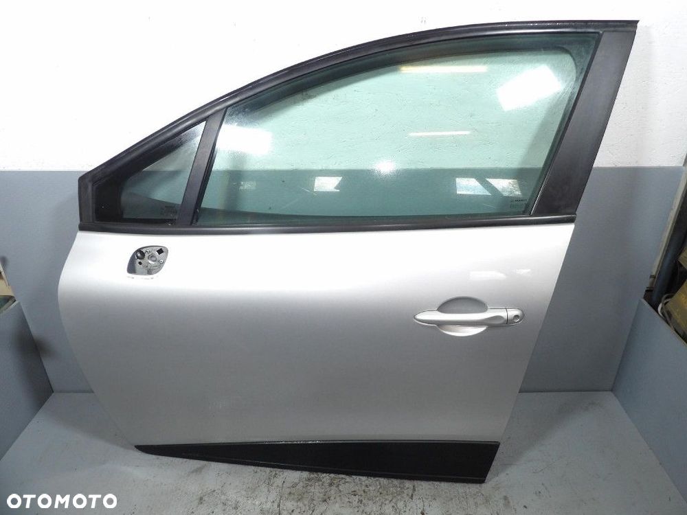 RENAULT CLIO 4 IV KOMBI DRZWI PRZÓD LEWE TED69