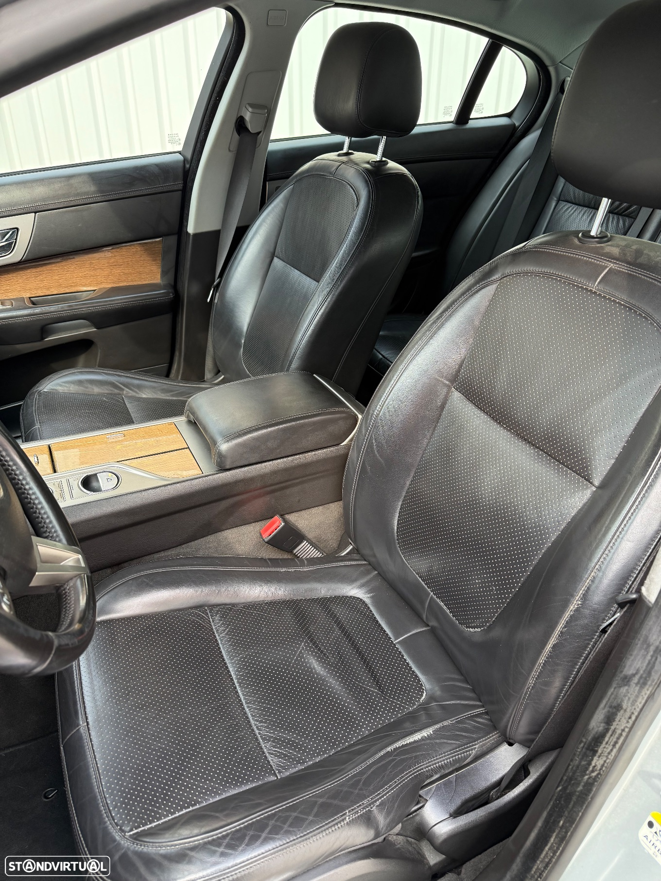 Jaguar XF 2.7 D V6 Premium Luxury - 8
