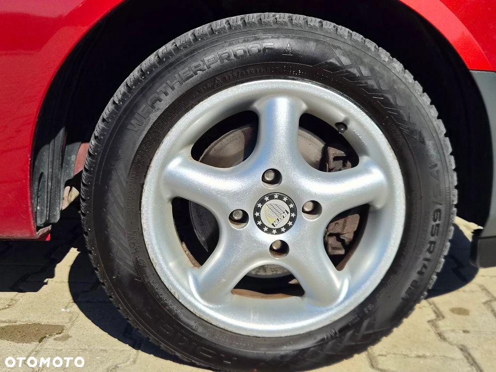 Ford Fiesta 1.3 Ghia - 34
