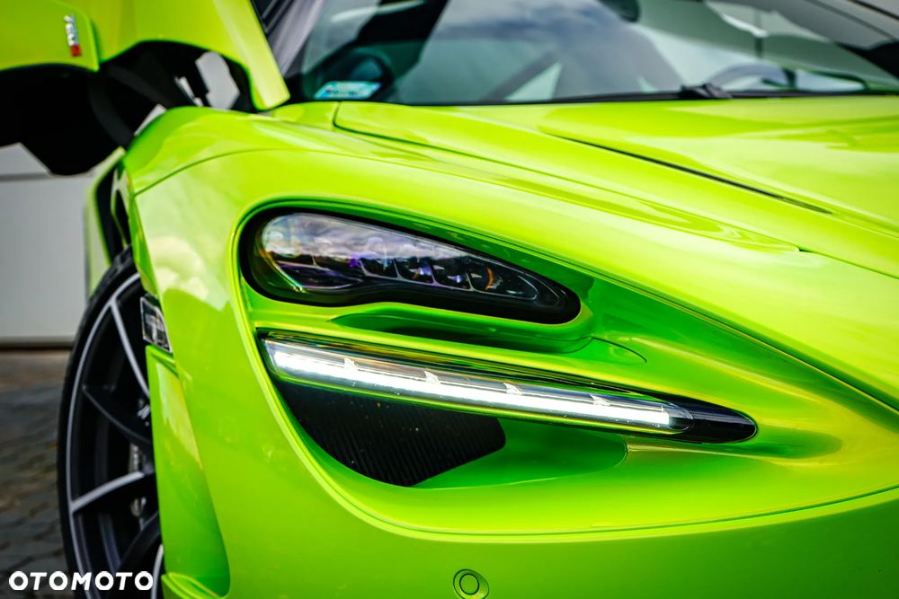 McLaren 720S Coupe - 8