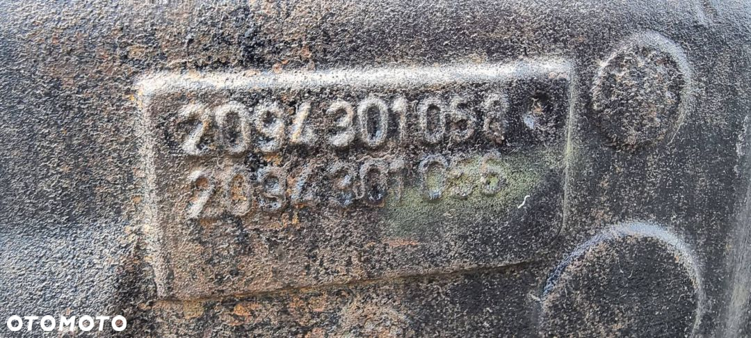 OBUDOWA SKRZYNI DEUTZ- FAHR AGROTRON X720 - 4