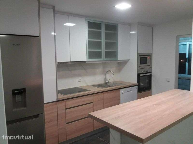 T2 junto ao hospital da Prelada Porto - Grande imagem: 3/12