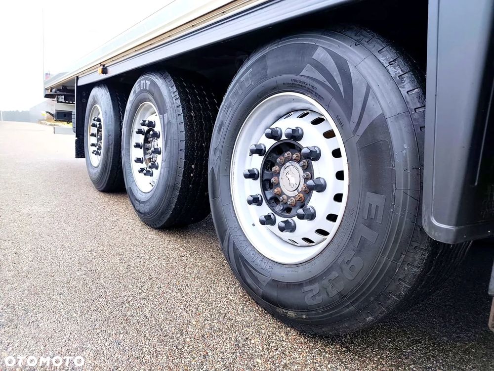 Schmitz Cargobull SKO 24 - 23