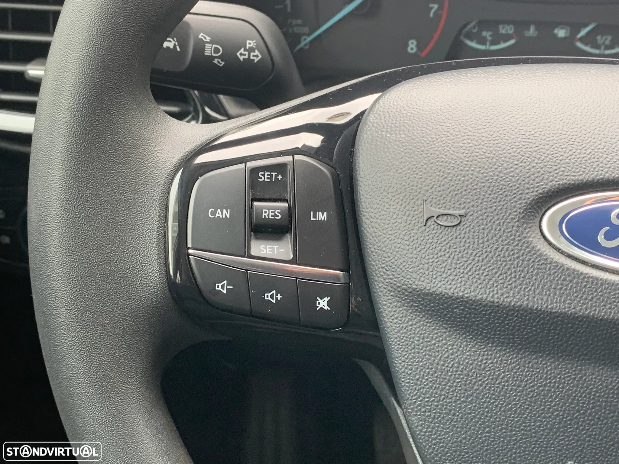 Ford Fiesta 1.0 EcoBoost Titanium - 12